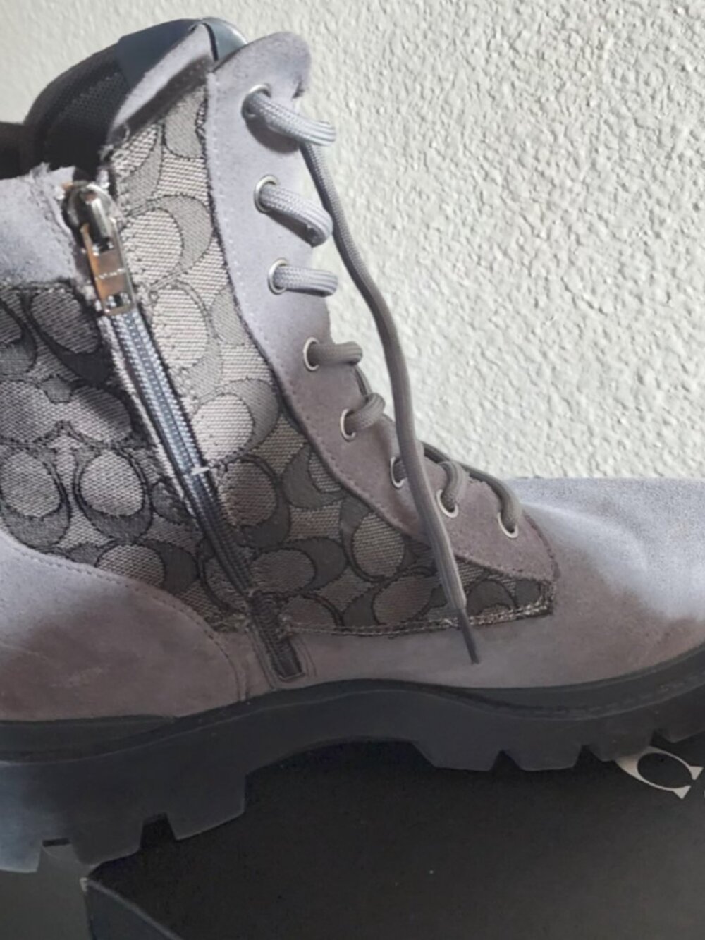 Coach Men’s Size 12 Gray Signature Lace-Up Combat Boots - Picture 2 of 4